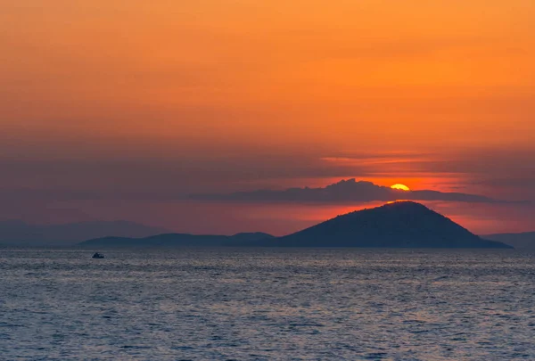 Fishing Boat Sunset Mediteraneean Sea Greece — Stock Photo, Image
