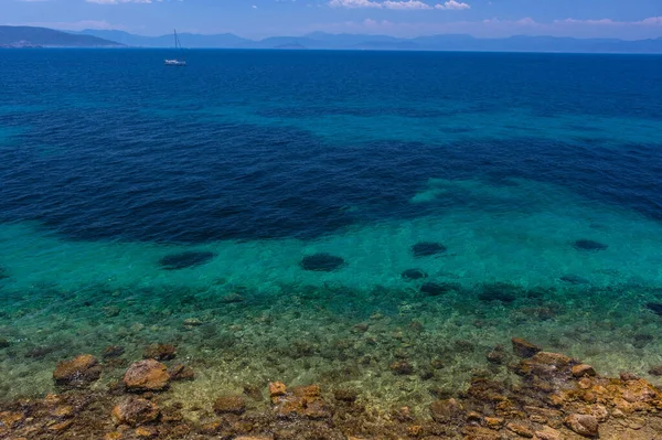 Águas Límpidas Azuis Mar Mediterrâneo Golfo Sarónico Grécia — Fotografia de Stock