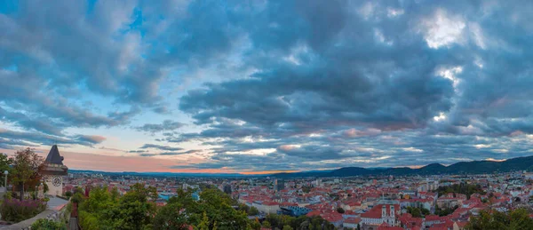 Cityscape Graz Torre Relógio Grazer Uhrturm Atração Turística Famosa Colina — Fotografia de Stock