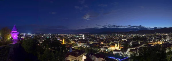Światła Miasta Graz Słynnej Wieży Zegarowej Grazer Uhrturm Wzgórzu Shlossberg — Zdjęcie stockowe