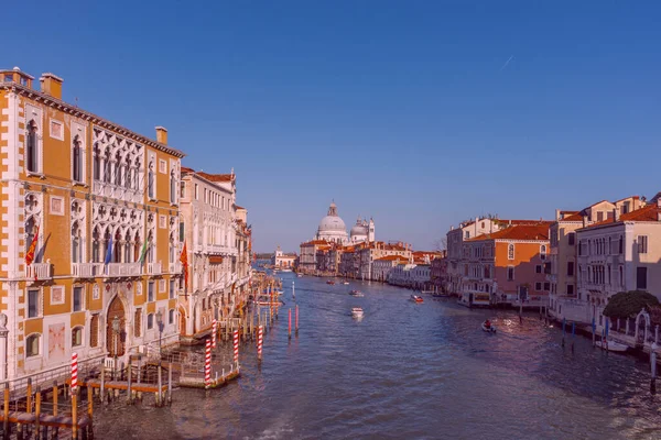 Hermosa Vista Veneciana Con Barcos Gran Canal Basílica Santa Maria — Foto de Stock