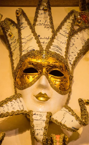 Masque Vénitien Traditionnel Dans Les Rues Venise Italie Isolé Sur — Photo