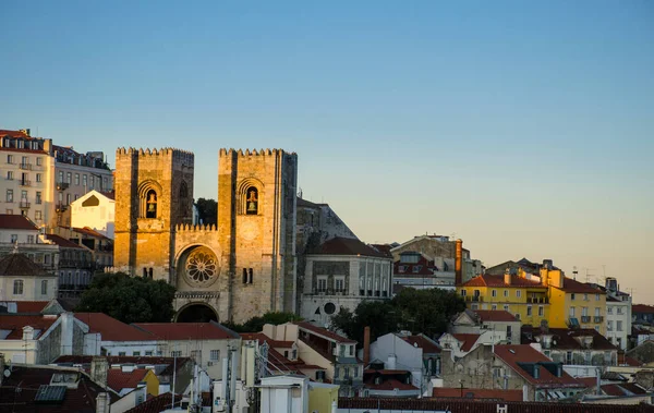 Die Dächer Von Lissabon Mit Der Kathedrale Santa Maria Maior — Stockfoto