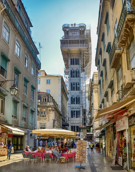 Lisbon Portugal August 2018 Colorful Street Scene Tourists Restaurants Shops — Stock Photo, Image