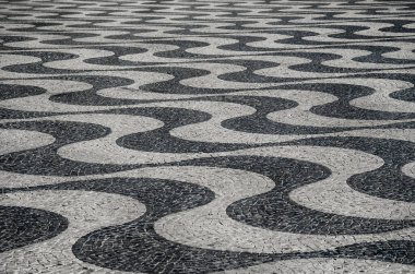 Tipik Portekiz kaldırımı, el yapımı mozaik kaldırım, Rossio Meydanı veya Pedro IV, Lizbon, Portekiz.