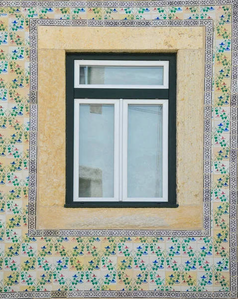 Típica Ventana Portuguesa Con Azulejos Ornamentales Llamados Azulejos Hechos Con — Foto de Stock