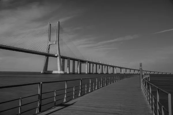 Vasco Gama Bridge Langste Brug Van Europa Overspant Taag Lissabon — Stockfoto