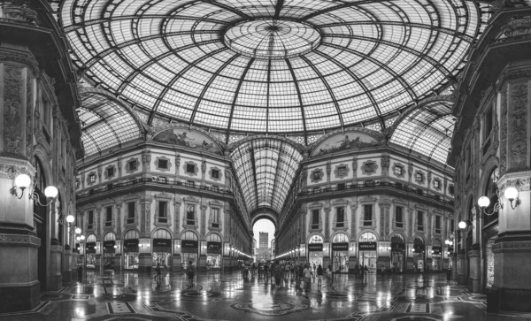Mailand Italien Juli 2016 Die Glaskuppel Und Die Geschäfte Der — Stockfoto