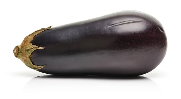 Aubergine Geïsoleerd Witte Achtergrond Stockfoto