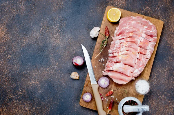 Carne Cerdo Fresca Cruda Adobo Con Saliva Ajo Sobre Fondo — Foto de Stock