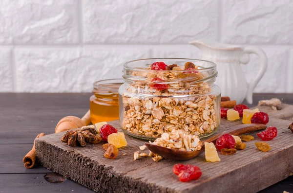 Colazione Sana Granola Fatta Casa Vaso Vetro Cucchiaio Vecchio Sfondo — Foto Stock