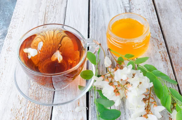 Tisana Curativa Con Miele Fiori Acacia Prodotta Teiera Ramo Acacia — Foto Stock