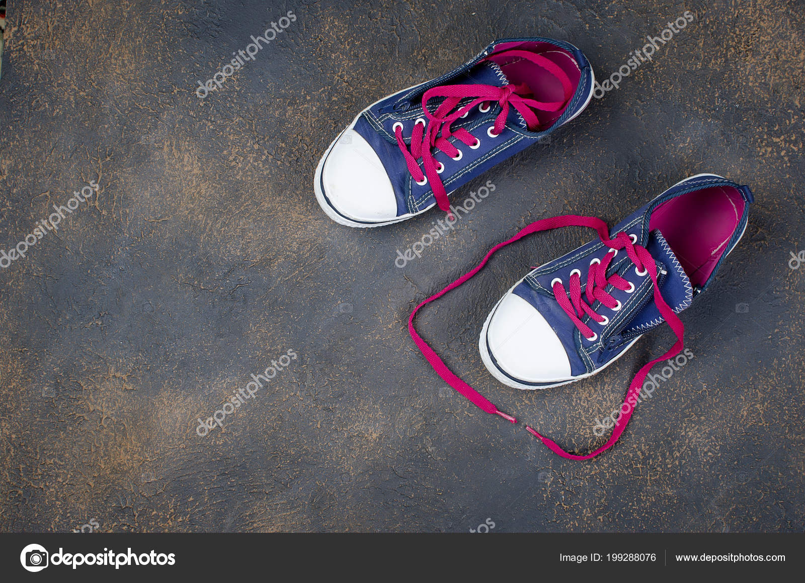 loose shoelaces