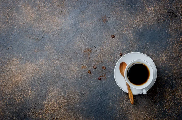 White Cup Black Coffee Dark Background Top View Copy Space — Stock Photo, Image