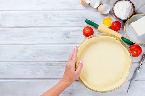 Ruwe Base Van Deeg Voor Het Bakken Een Ovenschaal Ingrediënten — Stockfoto