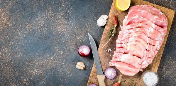 Carne Cerdo Fresca Cruda Adobo Con Saliva Ajo Sobre Fondo —  Fotos de Stock