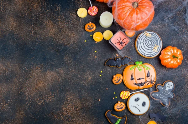 Decoraciones Halloween Calabazas Variedad Panes Jengibre Araña Telaraña Sobre Fondo — Foto de Stock