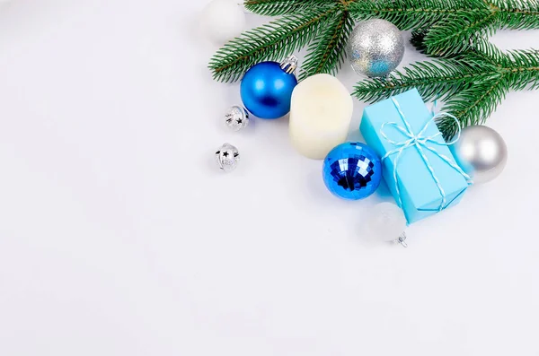 Cartão Natal Com Caixa Presente Azul Bola Brinquedos Ramos Abeto — Fotografia de Stock