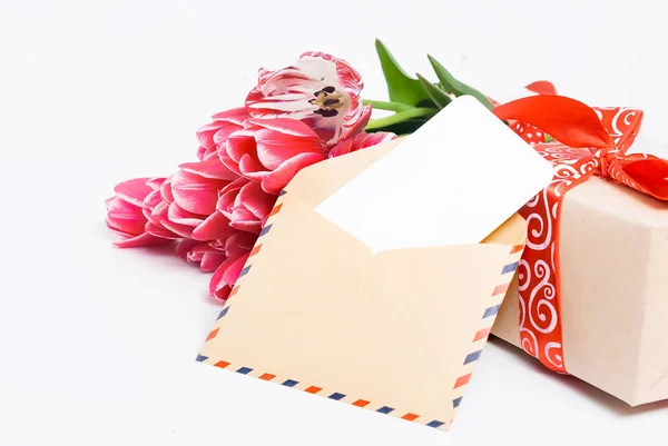 꽃다발 Giftbox Plase 인사말 텍스트 로맨틱 어머니날 발렌타인 생일에는 로맨스와 — 스톡 사진