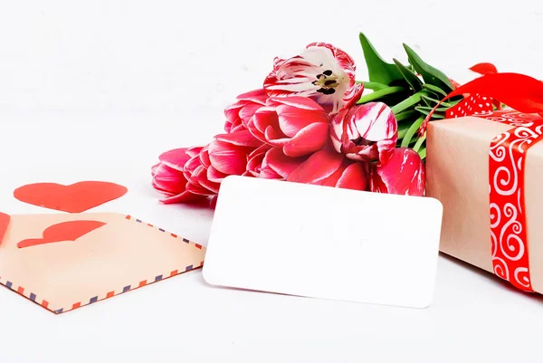 꽃다발 Giftbox Plase 인사말 텍스트 로맨틱 어머니날 발렌타인 생일에는 로맨스와 — 스톡 사진