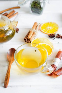 çaydanlık sıcak yeşil çay, çay nane ile ile,