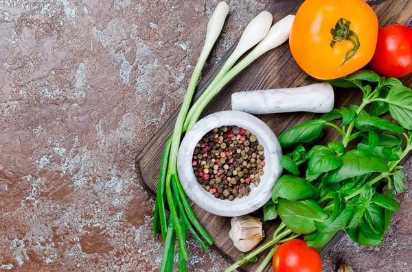 Tomaten, Basilikum und Paprika Gewürz — Stockfoto