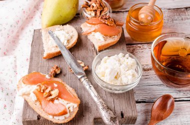 ricotta peyniri ve armut sandviç reçel 