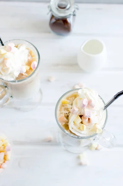 Deux tasses de café glacé au lait — Photo