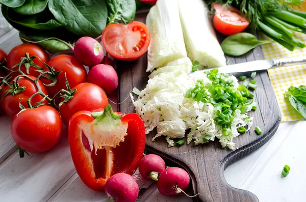 Conjunto de verduras para ensalada —  Fotos de Stock