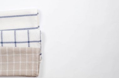 Beyaz keten mutfak peçete yığını