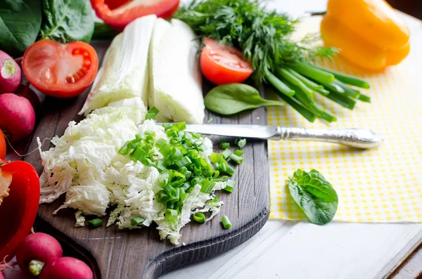 Conjunto de verduras para ensalada —  Fotos de Stock