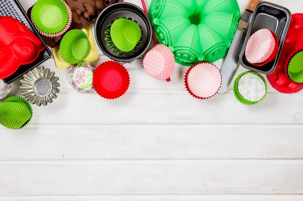 Herramientas básicas para hornear desde arriba Concepto de cocina —  Fotos de Stock