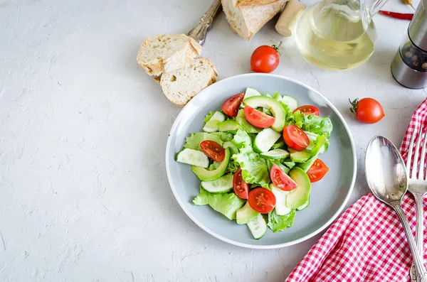 Salat mit Gemüse, Gemüse und Sesam — Stockfoto