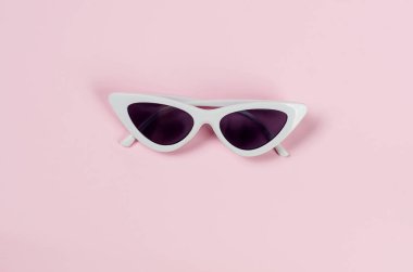 pembe bir olağandışı trend şekli beyaz gözlük