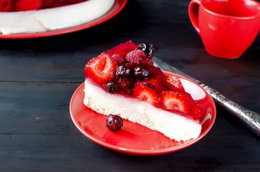 Lezzetli berry krem mus kek 