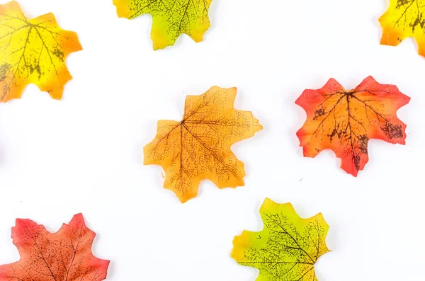 Fondo de otoño con hojas amarillas —  Fotos de Stock