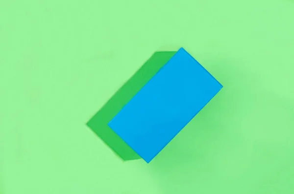 Blå Geometrisk Figur Rektangulär Med Skuggor Ljusgrön Bakgrund Abstrakt Minimal — Stockfoto