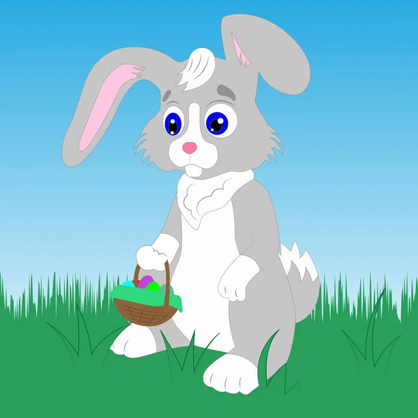 Conejo de Pascua con una cesta de huevos de Pascua sobre un fondo de hierba y cielo azul — Vector de stock