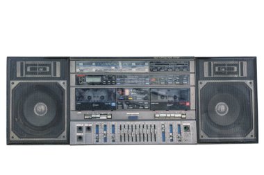 beyaz arka plan üzerinde izole eski retro çift bant boombox