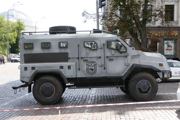 Kijów Ukraina 2020 Ukraińska Policja Opancerzyła Pojazd Ulicy Podczas Szturmu — Zdjęcie stockowe