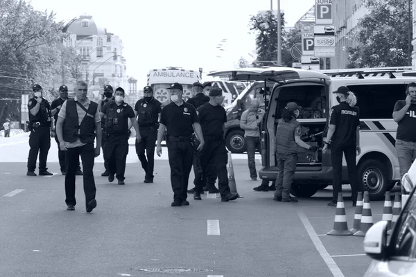 Kiev Oekraïne 2020 Politie Mannen Vrouwen Uniform Met Gezichten Bedekt — Stockfoto