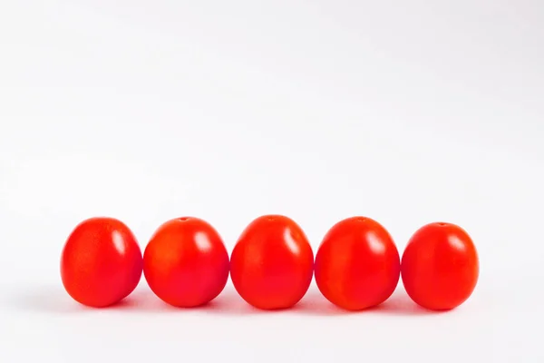 Légumes Mûrs Tomates Rouges Forme Ovale Sur Fond Blanc Isoler — Photo