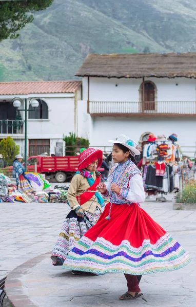 Yanque Colca Valley Peru Gennaio 2018 Ragazza Peruviana Con Balli — Foto Stock