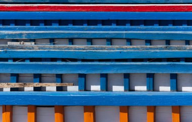 Titicaca Gölü Bolivya 'da renkli ahşap salların deseni