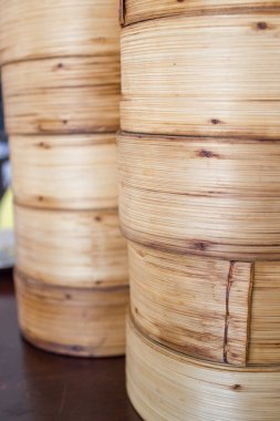 Dim Sum için bambu vapur bir yığın 