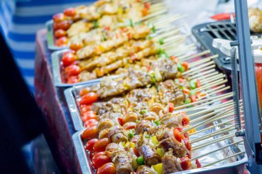 bar b que sokak pazarında satmak