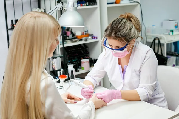 Manicure Process Cleaning Nails Cutters Beauty Salon Blond Girls Professional — Stock Photo, Image