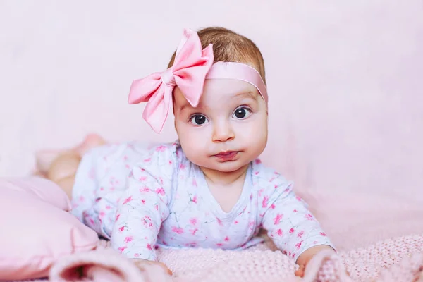 Baby Looks Camera Surprise Lying Crib — Stock Photo, Image