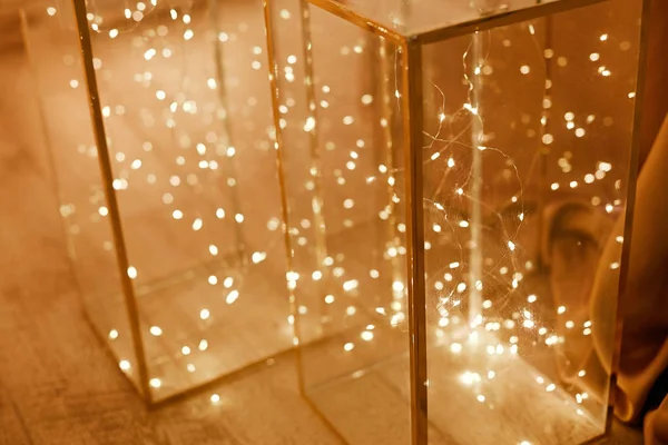 Glaskolben Mit Lichtern Inneren — Stockfoto