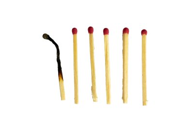 Eşleşmeler bir sırada katlanır, biri beyaz arkaplanda izole edilmiş olarak öne çıkar